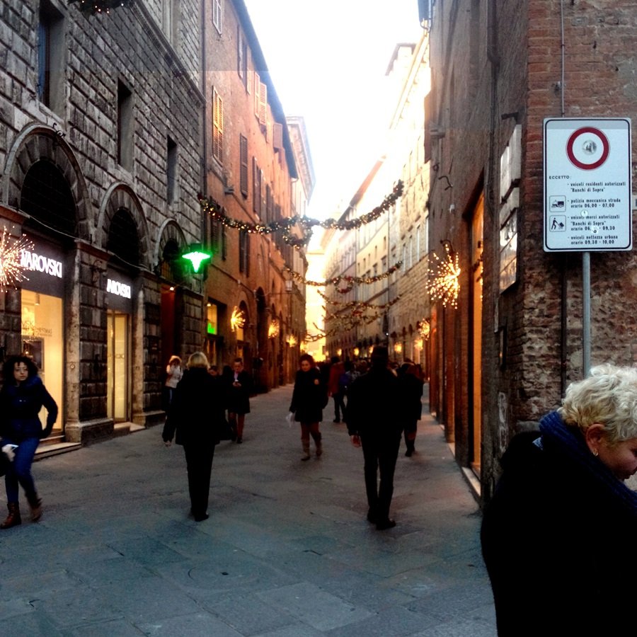 Via Banchi di Sopra, Siena